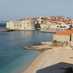 Luxury Beachfront Apartment Banje