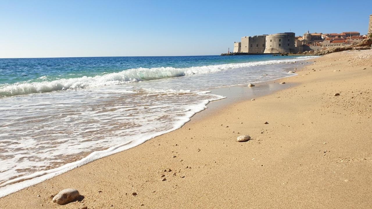 Luxury Beachfront Banje Apartamento
