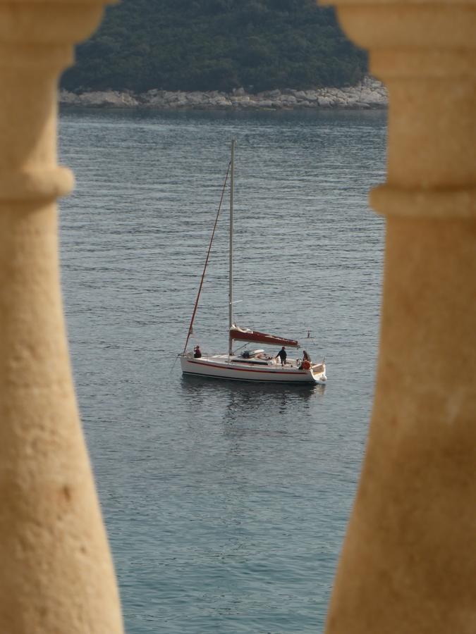 Luxury Beachfront Banje Apartamento