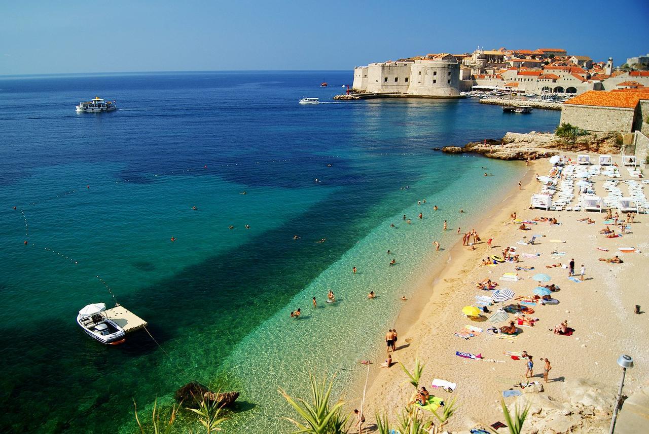 Luxury Beachfront Banje Apartamento